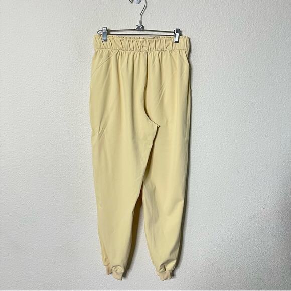 Lululemon Keep Moving Jogger Finch Yellow Womens Size 6 - Picture 6 of 9